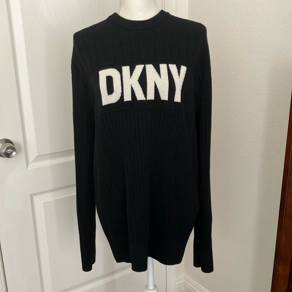 DKNY men’s Black Crewneck long Sweater with Logo Size:L/G